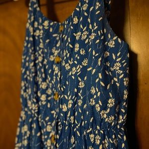 Cute boutique dress with buttons for cute detail